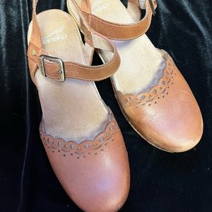 Dansko closed toe sandals